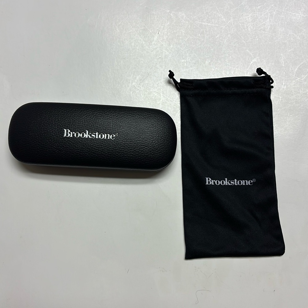 Brookstone black eye glass case and pouch